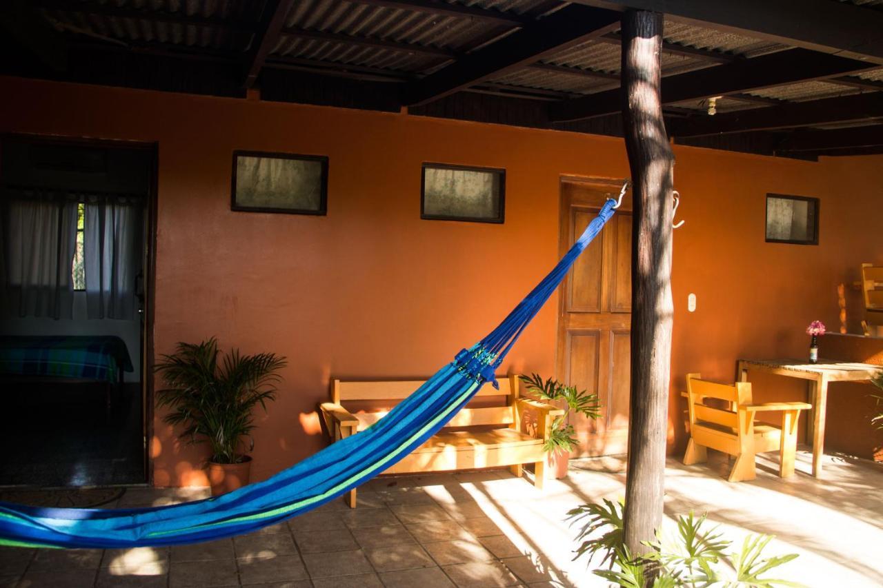 Tsunami Hostel Tamarindo Kültér fotó
