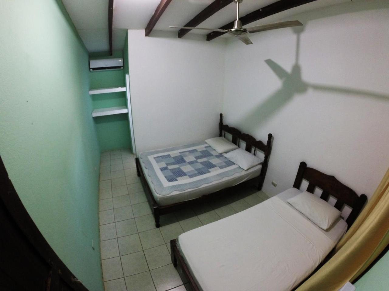 Tsunami Hostel Tamarindo Kültér fotó