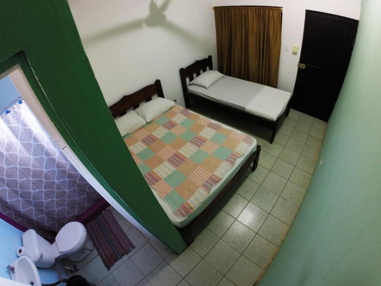 Tsunami Hostel Tamarindo Kültér fotó