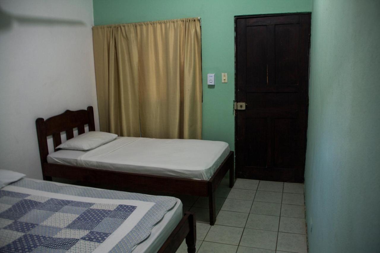 Tsunami Hostel Tamarindo Kültér fotó