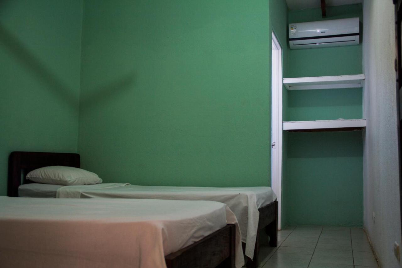 Tsunami Hostel Tamarindo Kültér fotó
